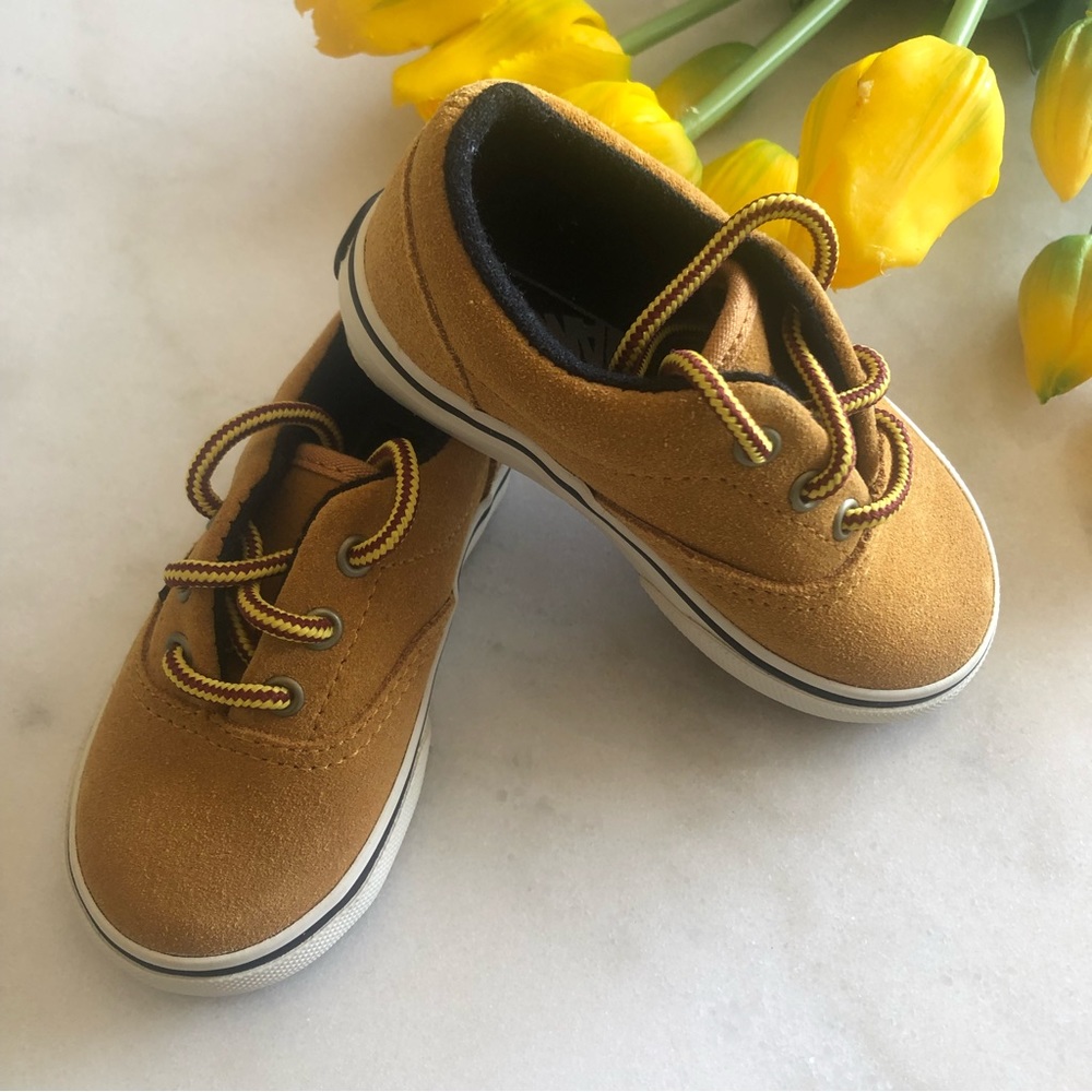 NEW WOT VANS “OFF THE WALL” size 5.5 Toddler color mustard.